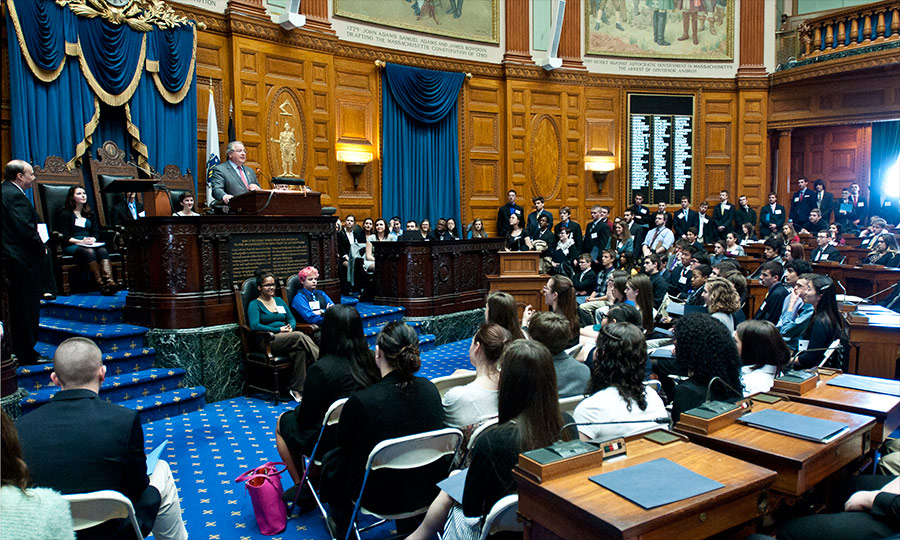 House Speaker DeLeo welcomes high school students to the State House